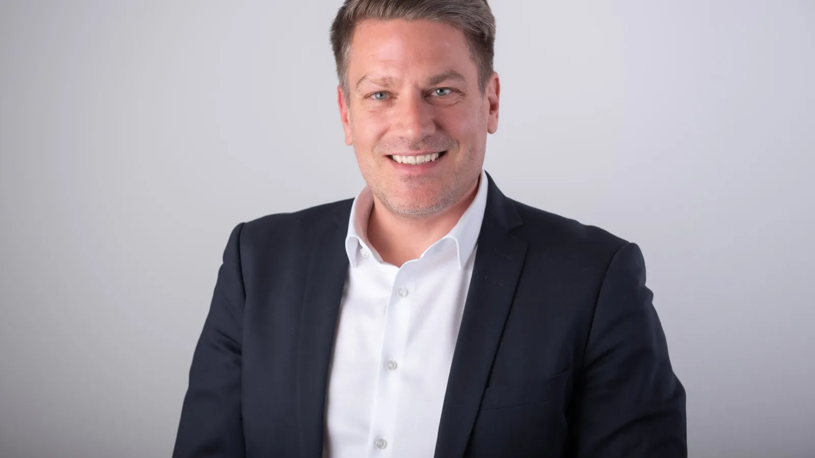 Florian Waubke (Nobleglass):„Die Idee hinter unserem Service ist einfach: Wir bringen die Werkstatt zum Firmenwagen.“